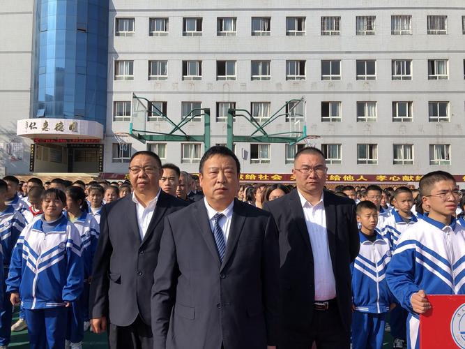 消防在心中,安全伴我行【汇仁中学】第十一周升旗仪式