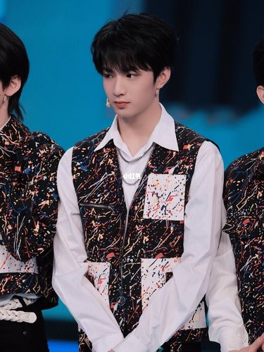 接招吧前辈高清剧照_刘耀文_娱乐_明星娱乐资讯