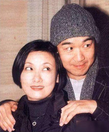 63岁邓婕:二婚嫁张国立,一生未育,离婚协议成她一生的