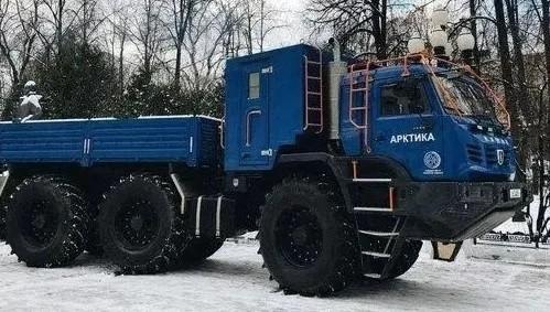 400马力配16挡箱,跋山涉水无所不能,卡玛兹6x6全地形