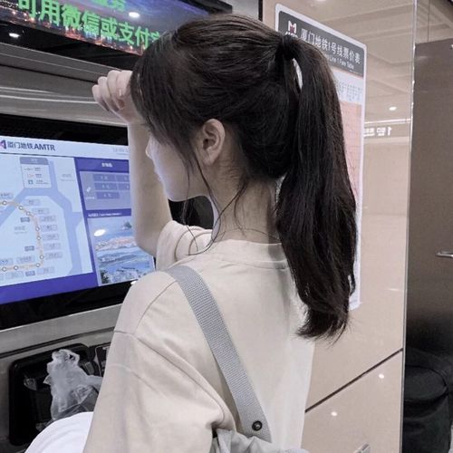 高马尾仙气女生头像