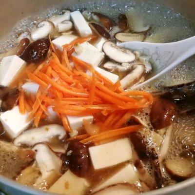 酸辣香菇豆腐汤
