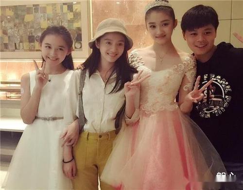 杨紫的闺蜜,热巴的闺蜜,看到关晓彤:竟是六小龄童的女儿!