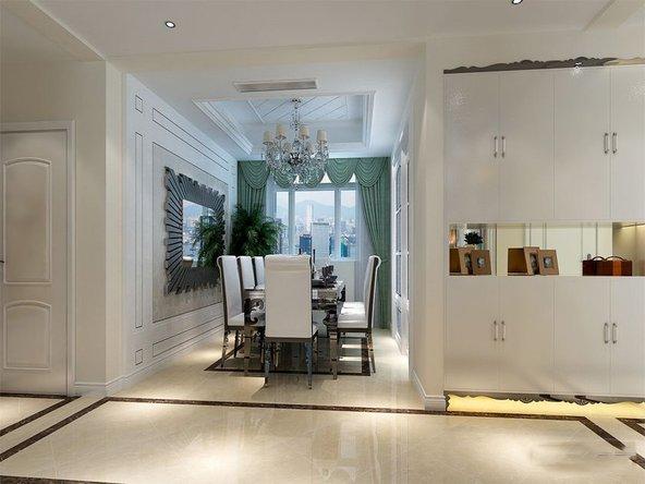 和谐比例和立体感的墙面造型,精致的壁纸饰带加上恰到好处的艺术镜框