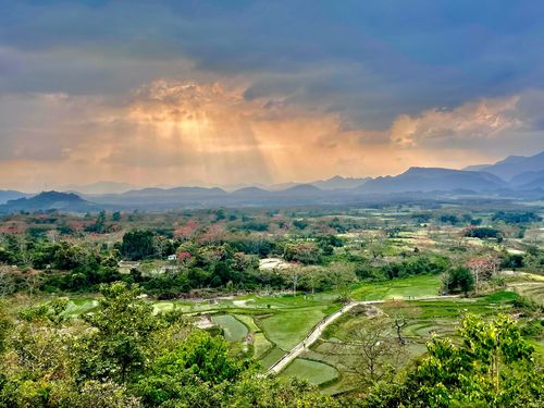 走进大山深处看最美昌江风景