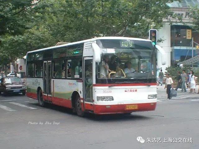 车影行踪:乐乘"红"线109路公交车的红色之旅