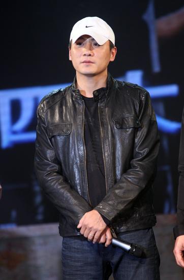 图文:《硬汉2》首映式--刘烨亮相