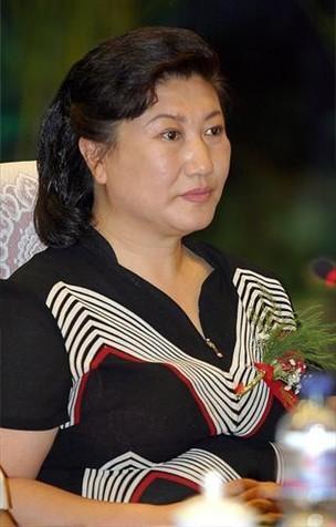 2005年,高秀敏去世,女儿在葬礼上不流泪被喷,如今怎样