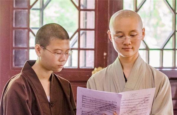 河南女学霸因佛祖托梦,执意出家削发为尼,年近32岁,无意愿还俗_释正孝