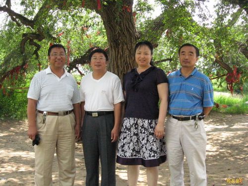 "同学见同学,就是搞破鞋.