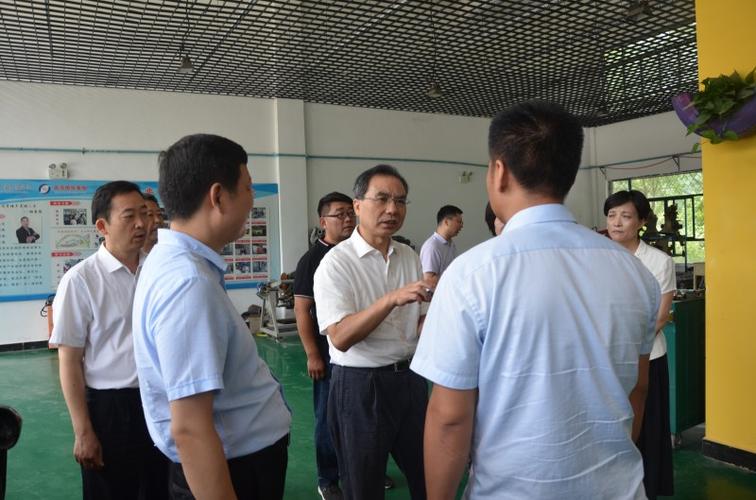 省政府副秘书长尹洪斌莅临孔祖中等专业学校调研夏邑职业教育发展情况