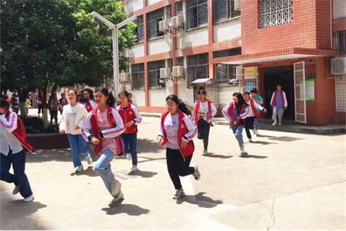 西乡县第二中学举行防灾减灾应急疏散演练活动