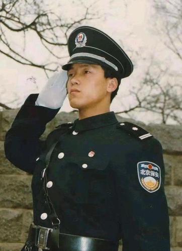 北大保安"高考第一人":自己的命运自己改