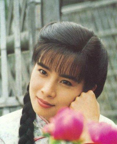 曾经惊艳荧幕的琼瑶女郎,她是《青青河边草》女主,你还记得吗?_岳翎