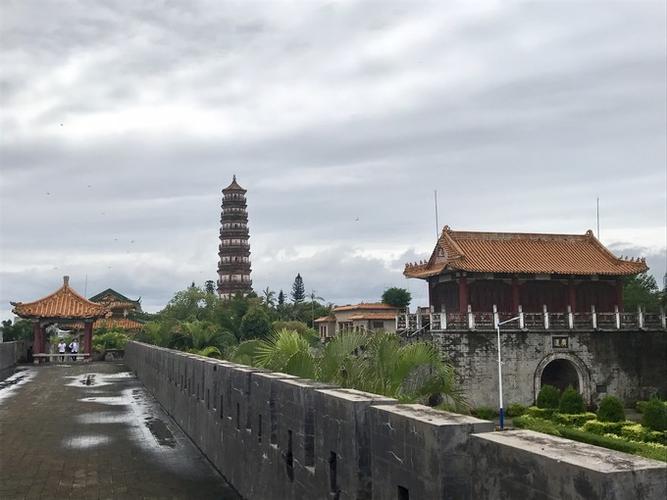 没钱开放的三元古塔,雷州市旅游攻略 - 马蜂窝