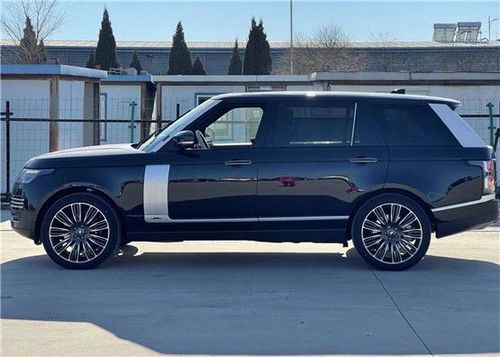 21款路虎揽胜3.0超保值的大排量越野车