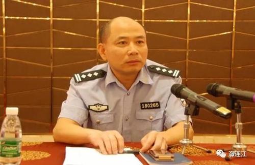 中共党员,现任连江县政府打私办主任,县公安局党委委员,副局长,四级