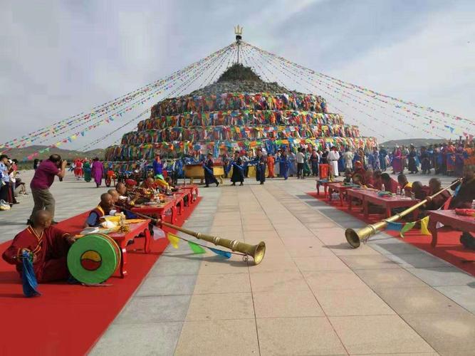 海流图镇举办第十七届敖包祭祀系列活动