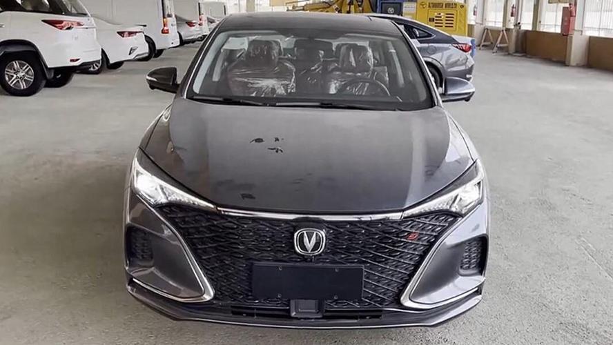 2022款长安逸动plus到货实拍,看到配置那刻,买不买自己定