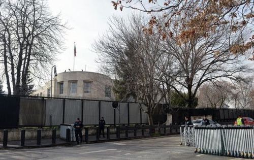 美国大使馆发布红色警报,20名外交官"生病",或不是巧合