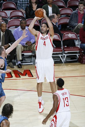 图文-[常规赛]森林狼vs火箭 斯科拉空位投篮