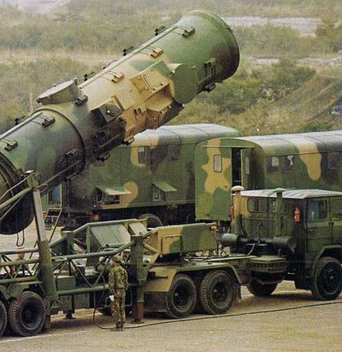 二炮建成数字化导弹旅和网上战役训练系统