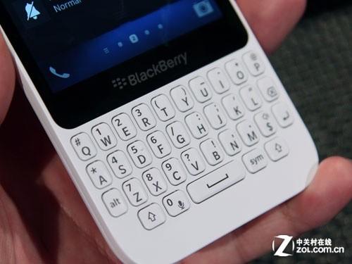 实用全键盘 乌鲁木齐黑莓q5售2450元