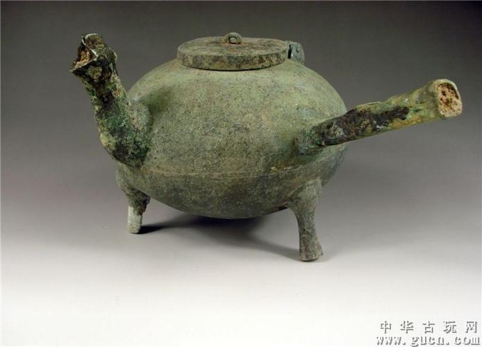 汉代三足凤头青铜盉