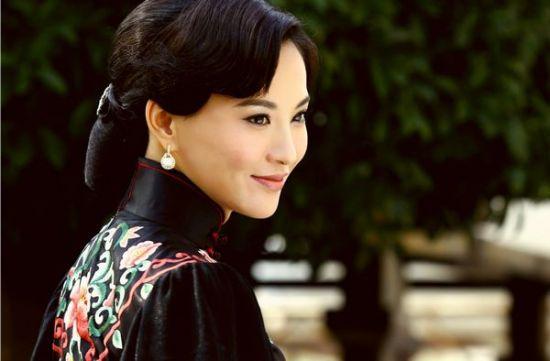 《螳螂》卫视再播 多面莫小棋演绎女强人