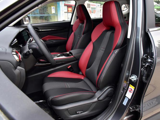 又一款国产车成功了,配一体式座椅,搭载180马力