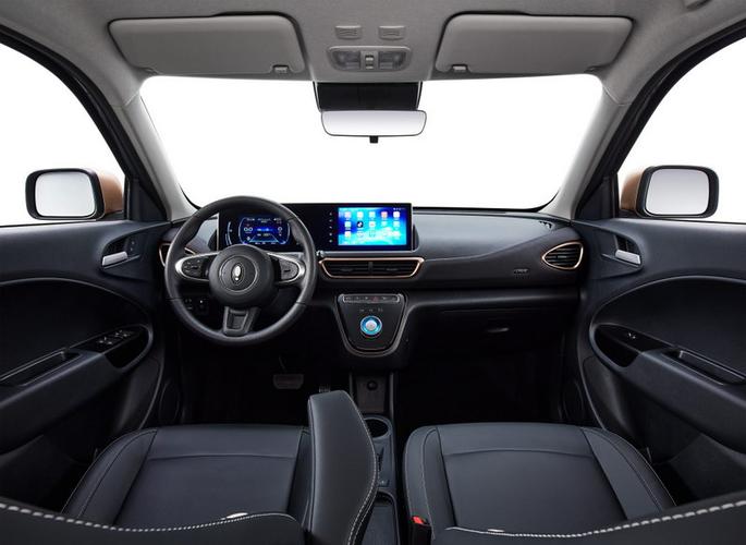 2022款欧拉白猫内饰