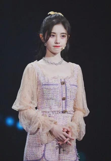 鞠婧祎最新婚纱大片白纱裙挑战最美新娘四千年美女凭颜值圈粉