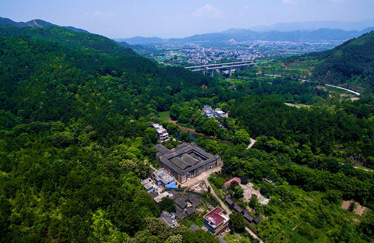 作品名称: 《山里的鱼仔潭围》  作品描述: 位于龙南县里仁镇新里村