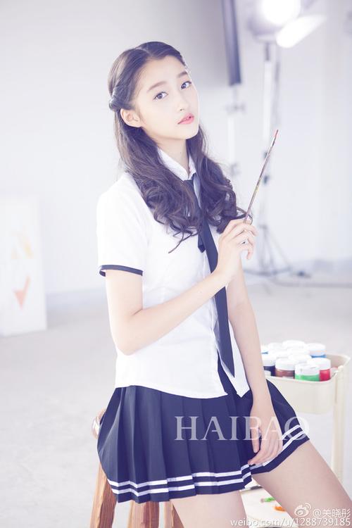 关晓彤颜值高大长腿,封艺考女神不是没道理