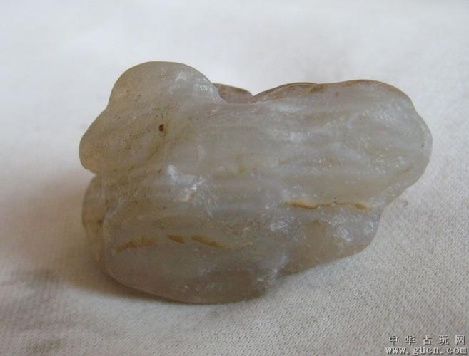 洁白色玛瑙原石