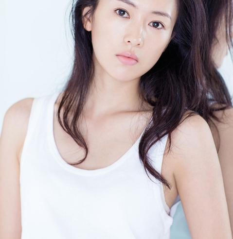 童瑶最新素颜写真曝光 纯氧美人天然去雕饰