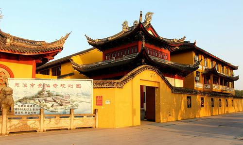 坐落于鸣鹤古镇的金仙寺,初建于南朝大同年间(535一545)至今己有1400