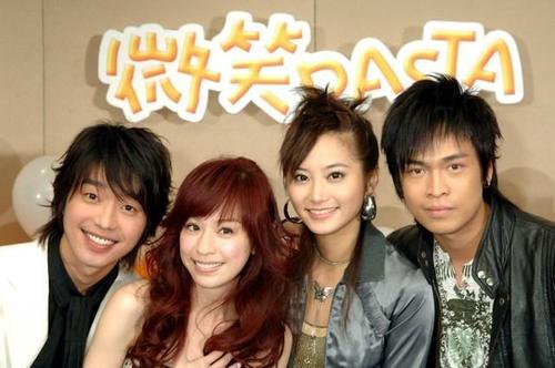 之前 王心凌在演《微笑past》的时候可是长这样的,那时的 王心凌