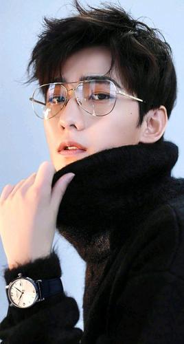杨洋写真照,阳光帅气的美男子