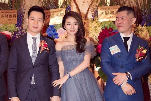 与李承铉秘密相恋2年,却被戚薇捷足先登,38岁的安以轩终嫁豪门