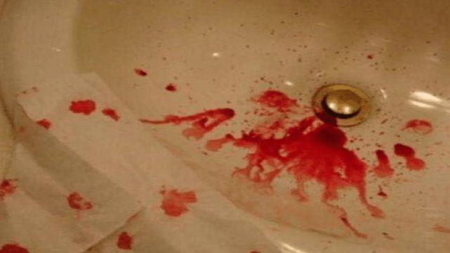 打开腾讯新闻,查看更多图片 >喝酒助眠,喝吐血不少失眠的朋友,听说了