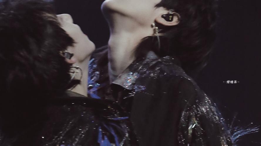 翔霖屋顶会着火 cr 水印 - 堆糖,美图壁纸兴趣社区