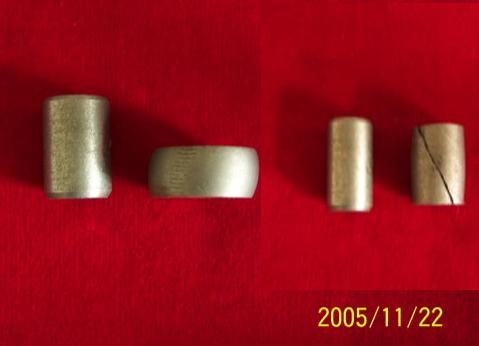 低碳钢和铸铁在压缩时的力学性能有什么区别