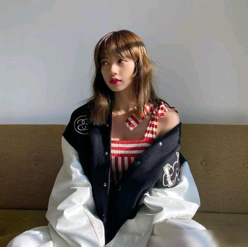 lisa的ins美照,来看看"辣"妹的私下穿搭