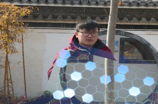 赴美深造期间他研制出了"隐身衣",后来引人眼红_刘若鹏