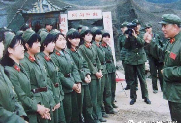 中越战争: 战士牺牲前要拥抱女兵, 最美女兵之吻让无数人都哭了