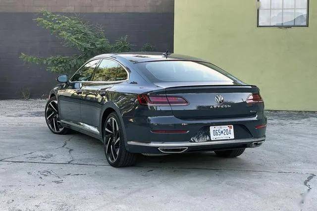 即使是当下国内市场的大众cc(参数|图片)相比车型外观颜值也略显逊色