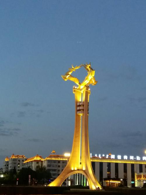 内蒙古自治区包头市青山区钢铁大街靠近第一工人文化宫