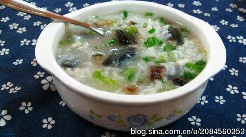 美食推荐:皮蛋瘦肉蔬菜粥
