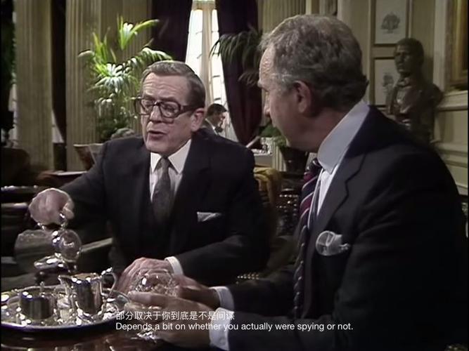 英剧《是,大臣》《是,首相》中有哪些细思恐极的细节?